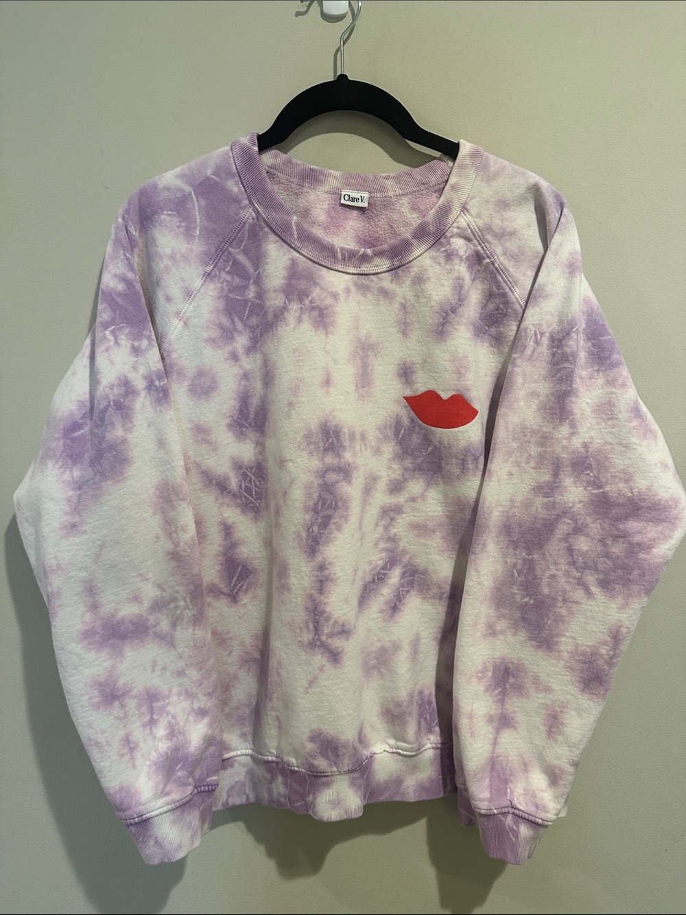 Clare V Lavender Tie-Dye Crewneck Sweatshirt with Red Lip Graphic Large